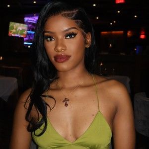 Meet your Posher, Jonelle